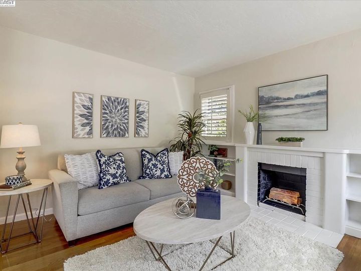4115 Tompkins Ave, Oakland, CA | Redwood Heights. Photo 4 of 40