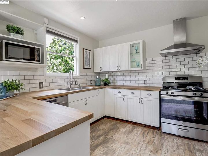 4115 Tompkins Ave, Oakland, CA | Redwood Heights. Photo 10 of 40