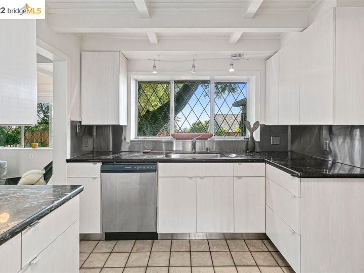4120 Maybelle Ave, Oakland, CA | Redwood Hts. Photo 22 of 52