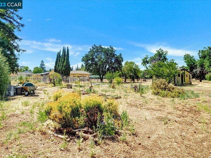 4774 Myrtle Dr, Concord, CA | Ayers Ranch. Photo 38 of 60