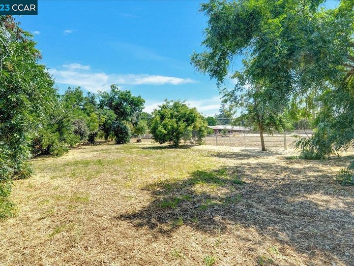 4774 Myrtle Dr, Concord, CA | Ayers Ranch. Photo 41 of 60