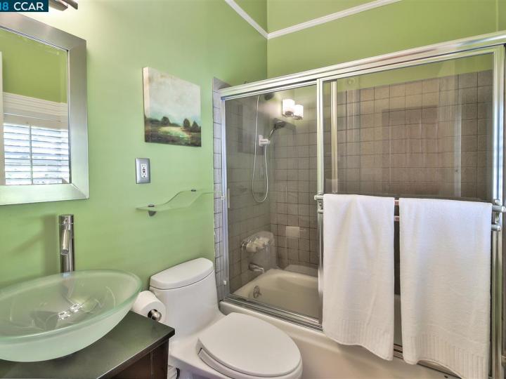 480 36th St, Oakland, CA | Lower Temescal. Photo 26 of 40