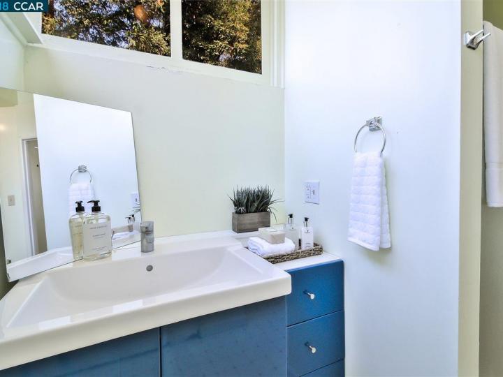 480 36th St, Oakland, CA | Lower Temescal. Photo 27 of 40