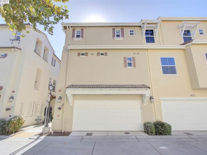 484 Kahlo St, Mountain View, CA, 94041 Townhouse. Photo 12 of 13