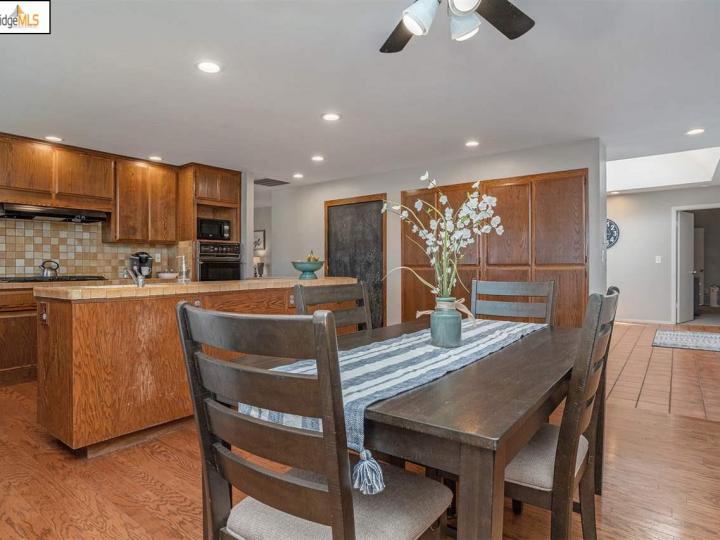 502 Nottingham Dr, Brentwood, CA | Brentwood. Photo 18 of 34
