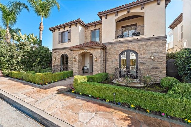 514 Westminster Ave, Newport Beach, CA | . Photo 2 of 44