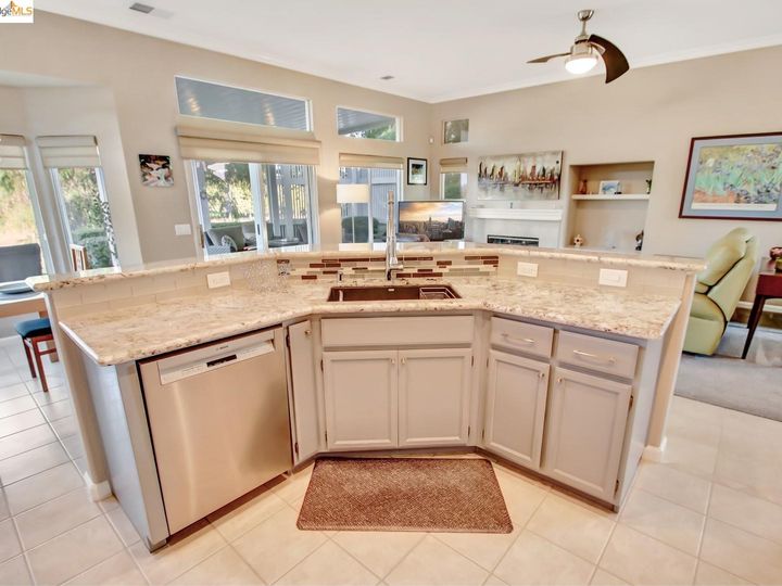520 Central Park Pl, Brentwood, CA | Summerset. Photo 15 of 40