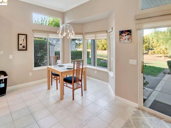 520 Central Park Pl, Brentwood, CA | Summerset. Photo 17 of 40