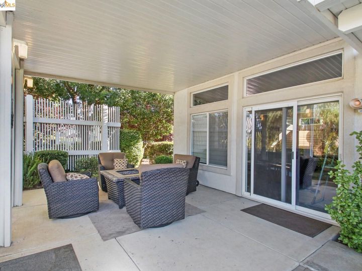 520 Central Park Pl, Brentwood, CA | Summerset. Photo 10 of 40