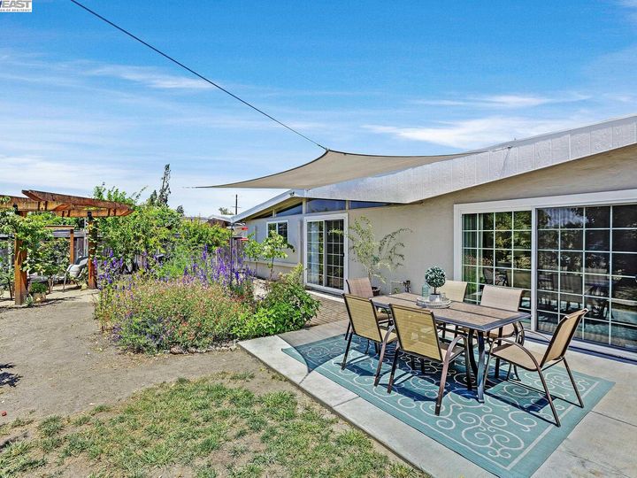 523 Bernal Ave, Livermore, CA | Northside. Photo 25 of 34