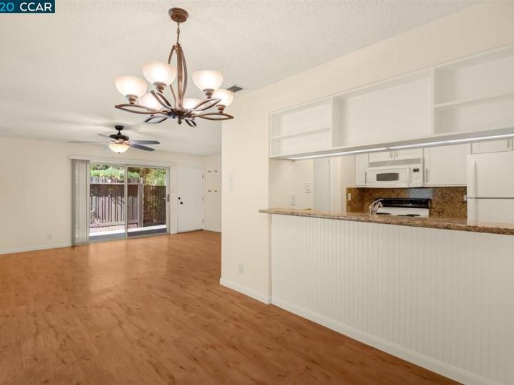 5456 Roundtree Dr #F, Concord, CA, 94521 Townhouse. Photo 10 of 23