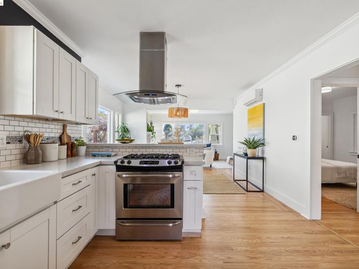 560 44th St, Oakland, CA | Temescal. Photo 16 of 43