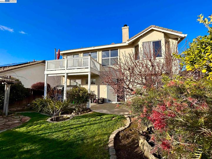 5719 Gold Creek Dr, Castro Valley, CA | 5 Canyons. Photo 3 of 3