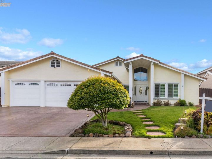 5721 Thousand Oaks Dr, Castro Valley, CA | Columbia. Photo 1 of 54