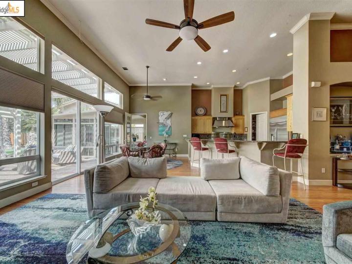 5726 Greenfield Way, Discovery Bay, CA | Discovery Bay Country Club. Photo 12 of 40