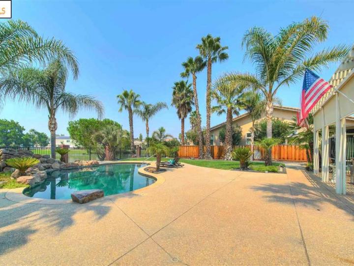 5726 Greenfield Way, Discovery Bay, CA | Discovery Bay Country Club. Photo 34 of 40