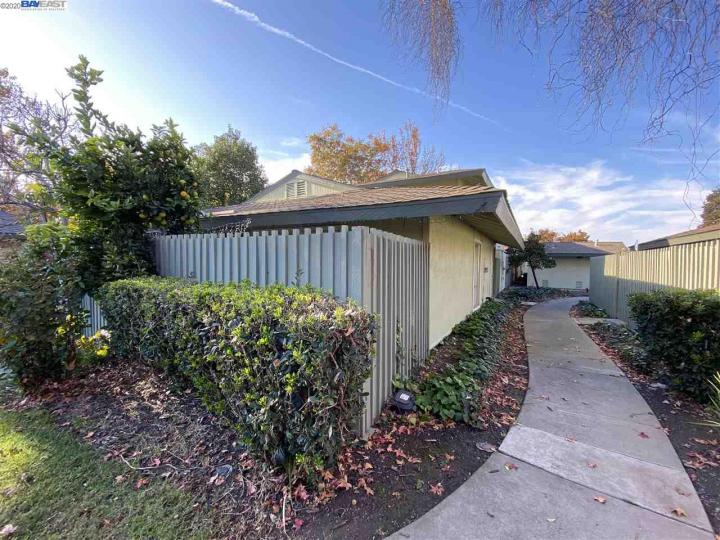 5736 Birch Ter, Fremont, CA, 94538 Townhouse. Photo 4 of 16