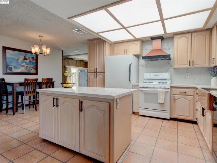 5750 Orchard Park Dr, San Jose, CA | Blossom Valley. Photo 5 of 20