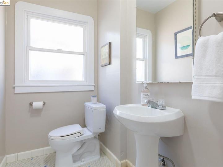 6201 Majestic Ave, Oakland, CA | Millsmont Area. Photo 10 of 15