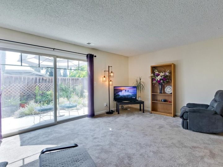 622 Lakehaven Ter, Sunnyvale, CA, 94089 Townhouse. Photo 12 of 30