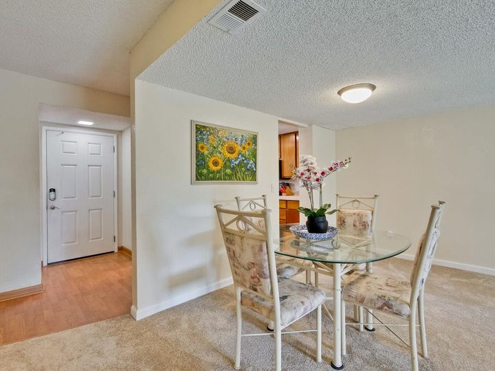 622 Lakehaven Ter, Sunnyvale, CA, 94089 Townhouse. Photo 8 of 30