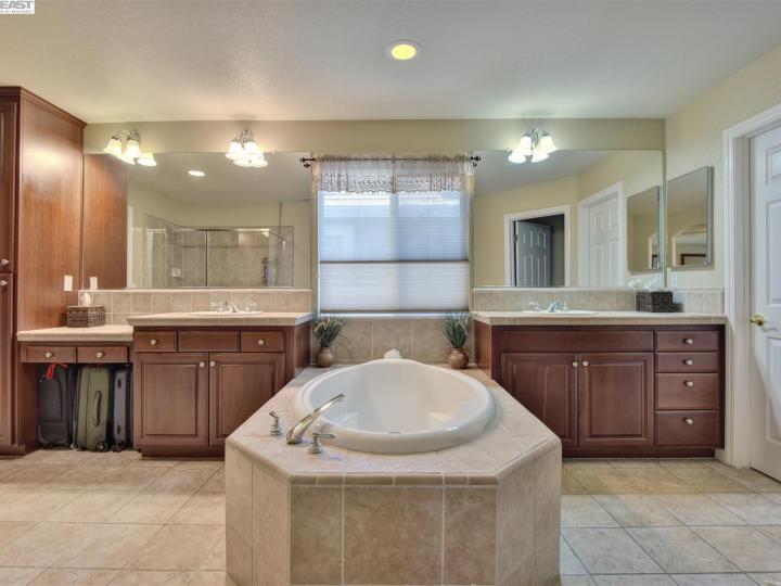 755 Mount Rushmore Ave, Tracy, CA | Sterling Park | No. Photo 18 of 37