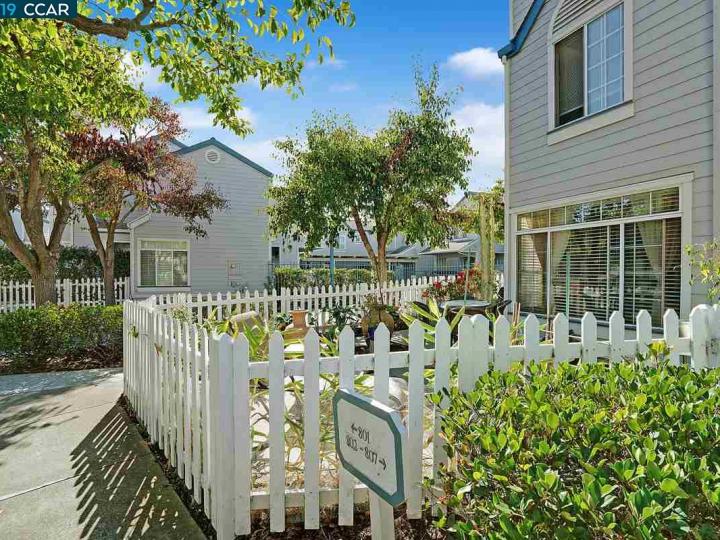 801 Commodore Dr, Richmond, CA, 94804 Townhouse. Photo 16 of 22