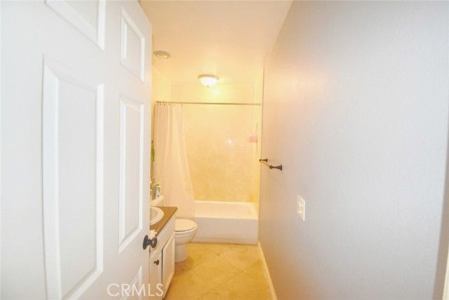8081 Presidential Way, Midway City, CA, 92655 Townhouse. Photo 10 of 13
