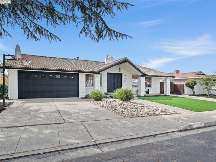 945 Florence Rd, Livermore, CA | Sunset East. Photo 1 of 39