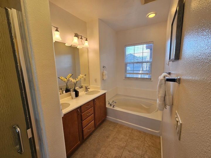 95 W Jalisco St, Mountain House, CA, 95391 Townhouse. Photo 18 of 44