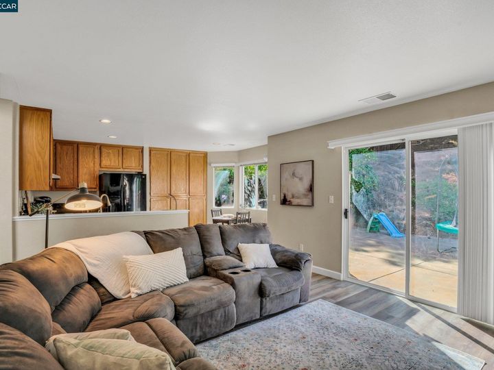 954 Country Run Dr, Martinez, CA | Parkside. Photo 13 of 36