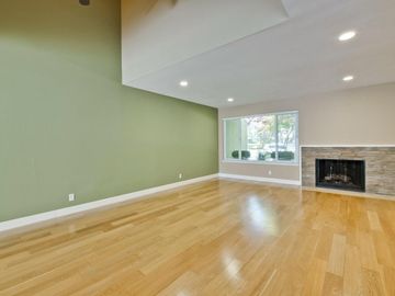 1079 Roy Ave, San Jose, CA, 95125 Townhouse. Photo 4 of 54