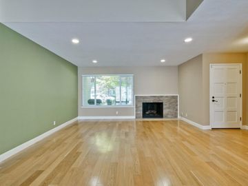 1079 Roy Ave, San Jose, CA, 95125 Townhouse. Photo 5 of 54