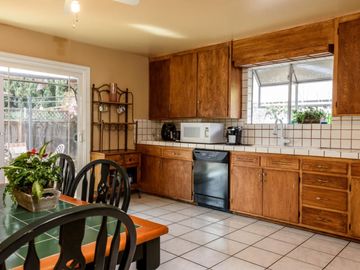132 Rutherford Ave, Redwood City, CA | . Photo 6 of 19