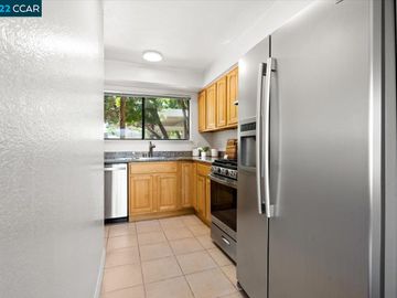 1395 Kenwal Rd #C, Concord, CA, 94521 Townhouse. Photo 6 of 41