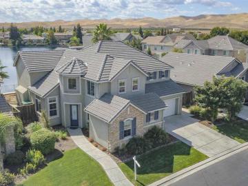 1420 Oasis Ln, Patterson, CA | . Photo 2 of 33