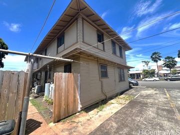 145 Lehua St Wahiawa HI Multi-family home. Photo 5 of 7