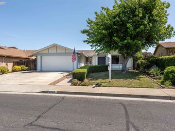 2223 Concord Dr, Pittsburg, CA