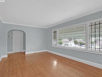 2634 Logan St, Oakland, CA | Foothill. Photo 5 of 39