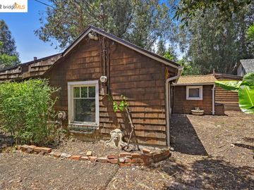 3129 Courtland Ave, Oakland, CA | Maxwell  Park. Photo 5 of 46