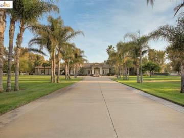 3700 Valley Oak Dr, Brentwood, CA