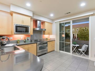 415 Derby Ave, San Mateo, CA, 94403 Townhouse. Photo 6 of 26
