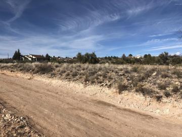 444 W Geary Heights Dr, Clarkdale, AZ | Under 5 Acres. Photo 2 of 9