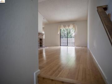 487 Camelback Rd, Pleasant Hill, CA, 94523 Townhouse. Photo 4 of 12