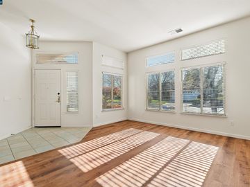 560 Central Park Pl, Brentwood, CA | Summerset 1. Photo 5 of 57