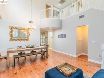 907 Yardley Pl, Brentwood, CA | Brentwood. Photo 4 of 37