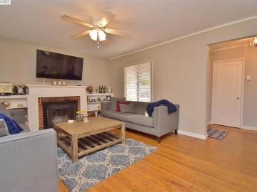 947 Dillo St, San Leandro, CA | Lower Bal. Photo 5 of 38