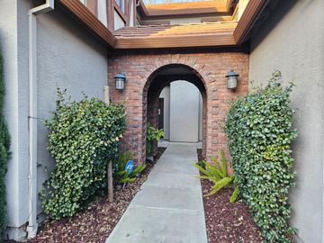 95 W Jalisco St, Mountain House, CA, 95391 Townhouse. Photo 5 of 44